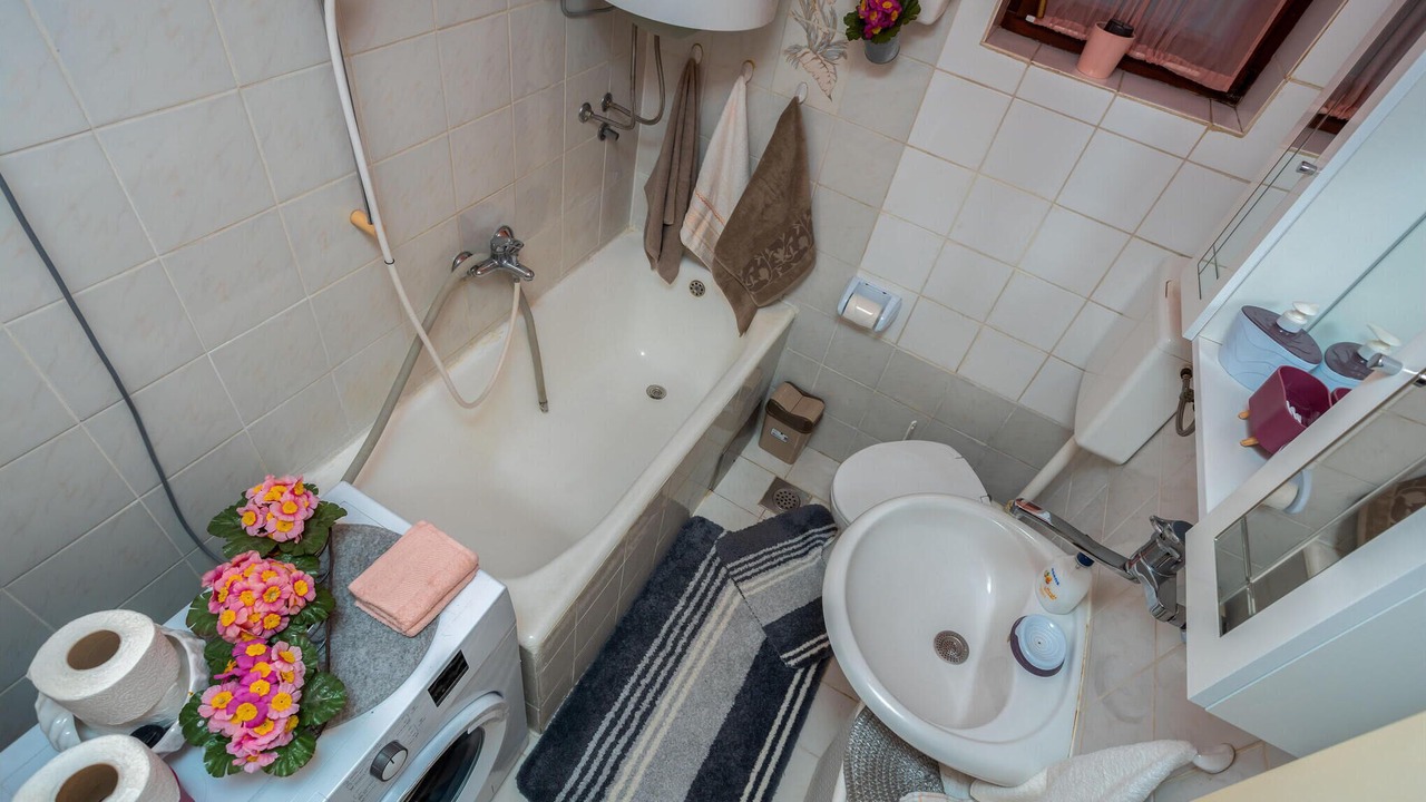 Photo of Bathroom in Sarsoni
