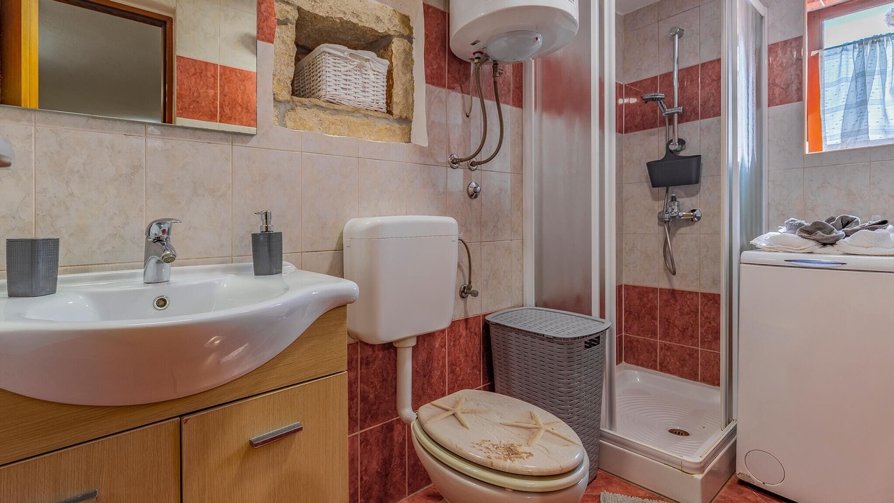 Photo of Bathroom in Mali Vareski
