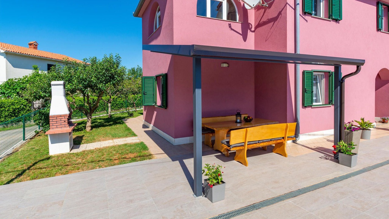 Photo of Others in Kapelica