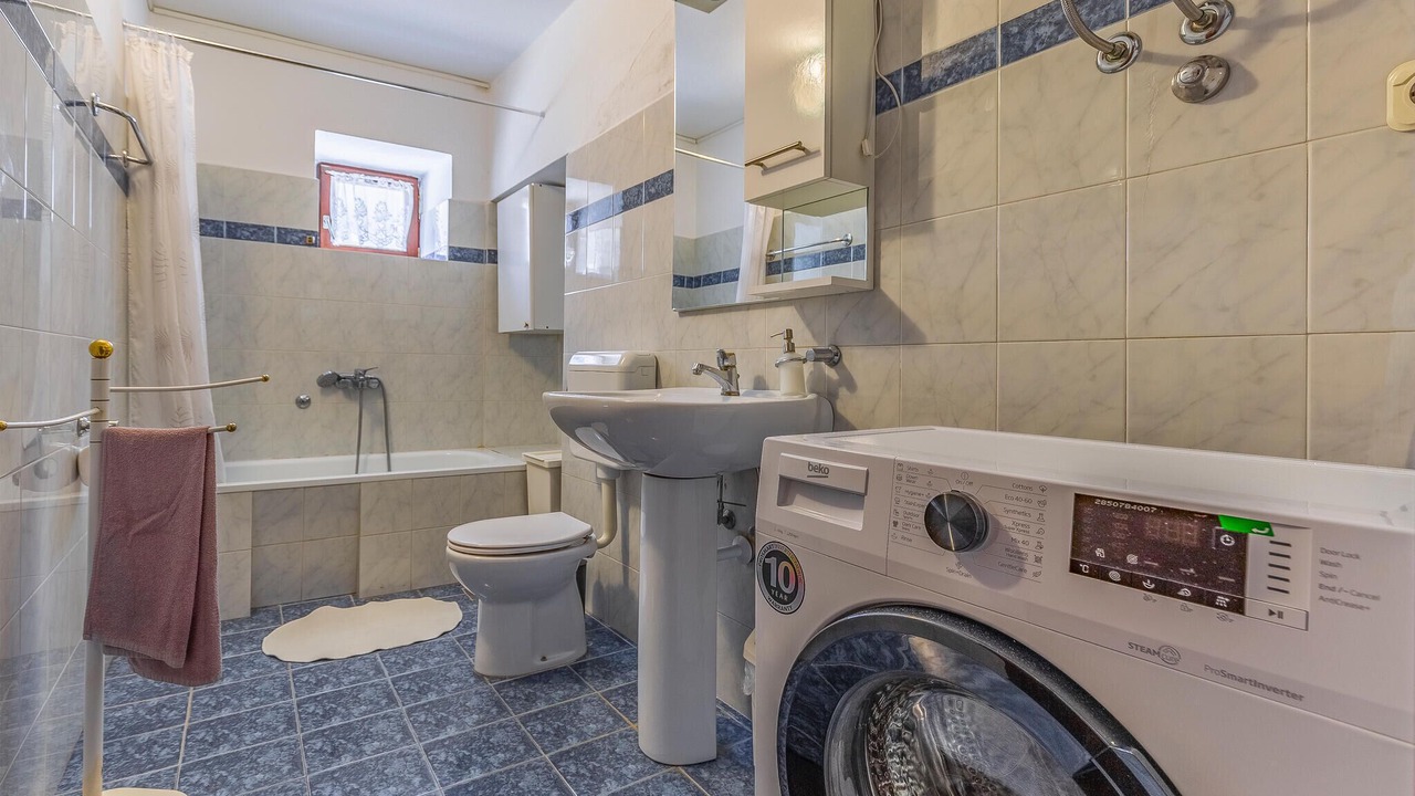 Photo of Bathroom in Kavran