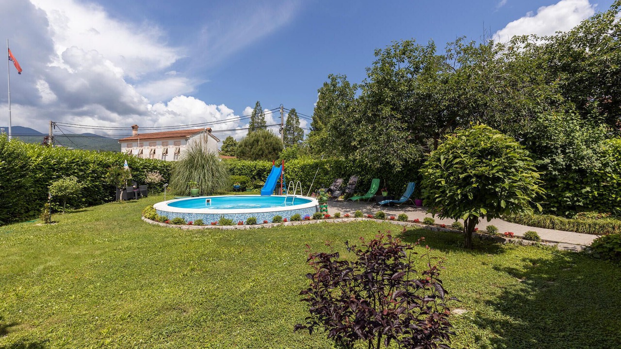 Photo of Outdoor in Trinajstici