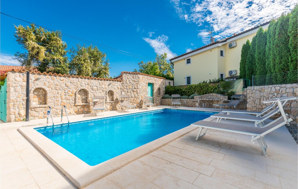 Photo of Outdoor in Rasopasno