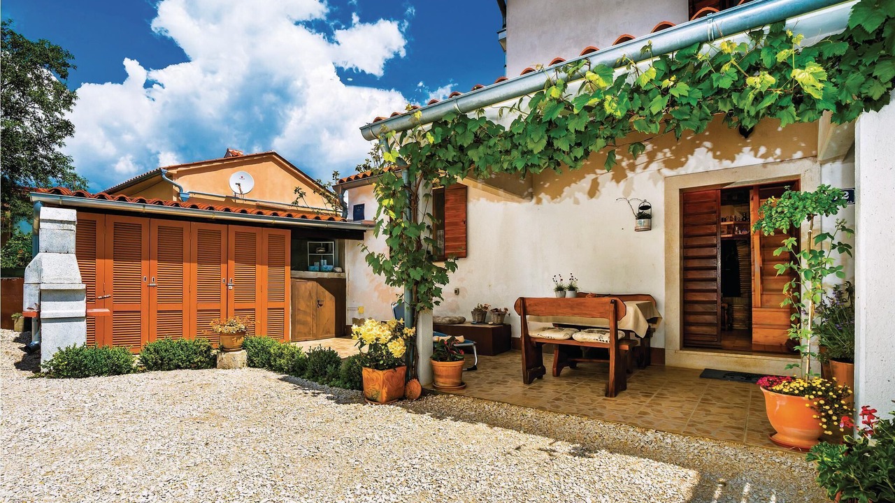 Photo of Outdoor in Bartici