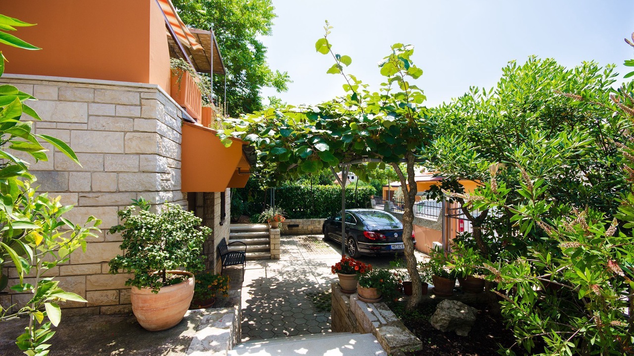 Photo of Outdoor in Vinkuran