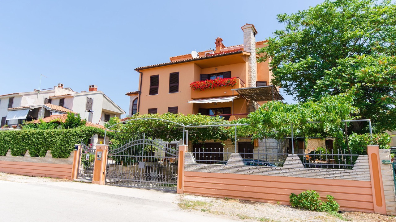 Photo of Outdoor in Vinkuran