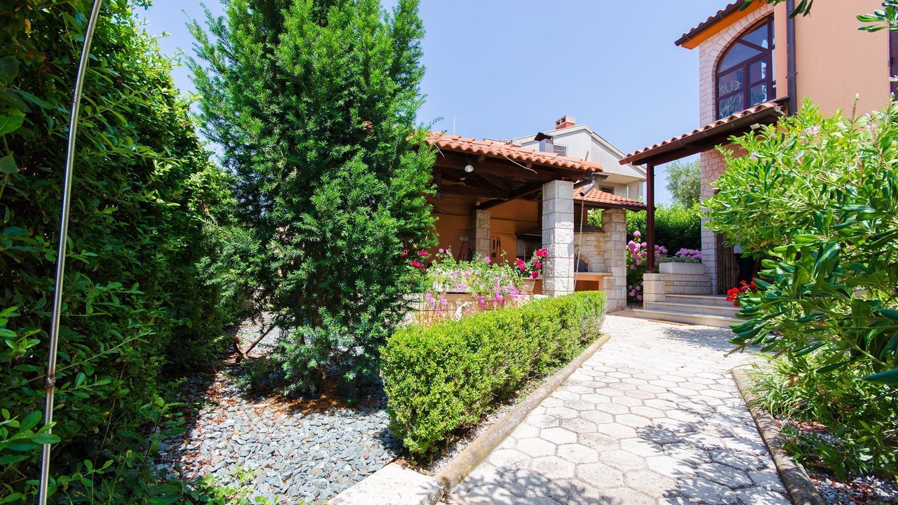 Photo of Outdoor in Vinkuran