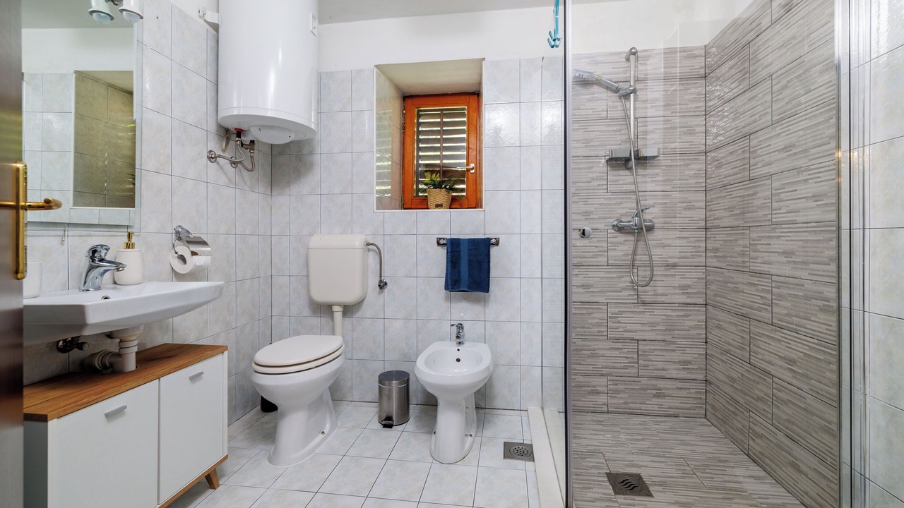 Photo of Bathroom in Plomin