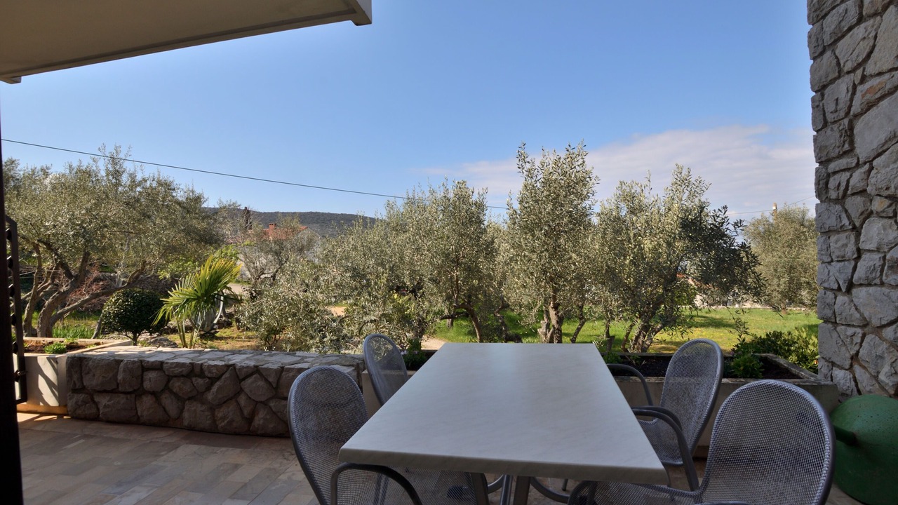 Photo of Outdoor in Cres