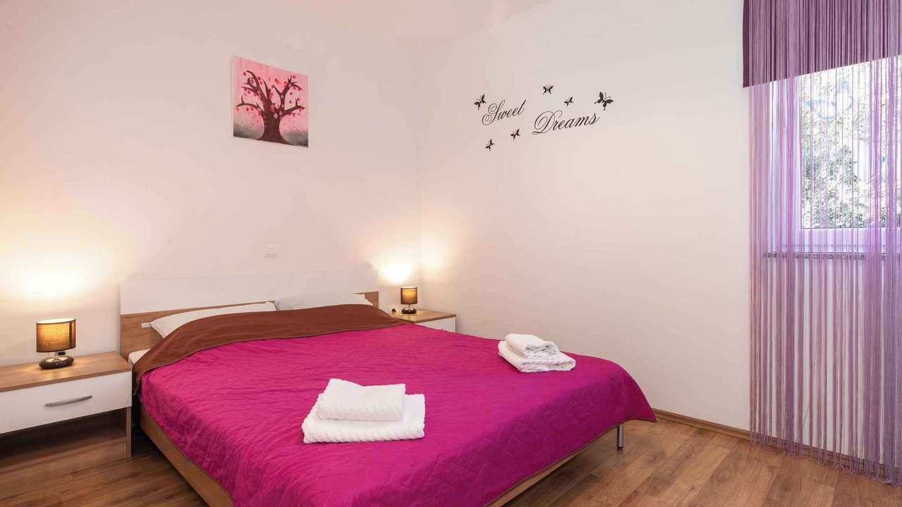 Photo of Bedroom in Salatic