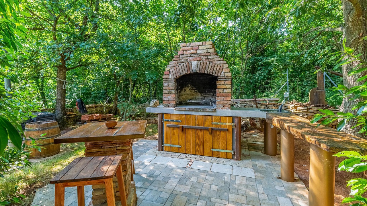 Photo of Outdoor in Mali Vareski