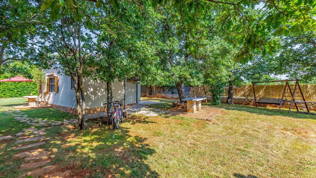 Photo of Outdoor in Mali Vareski