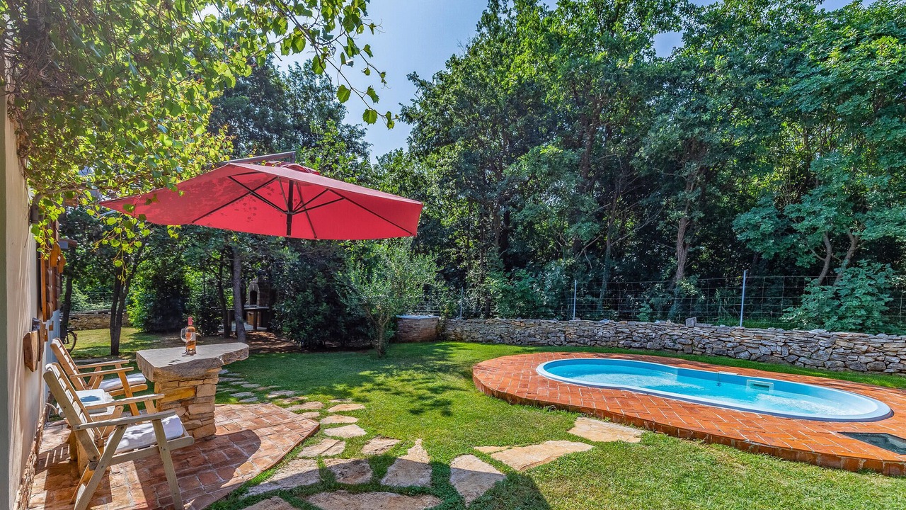 Photo of Outdoor in Mali Vareski