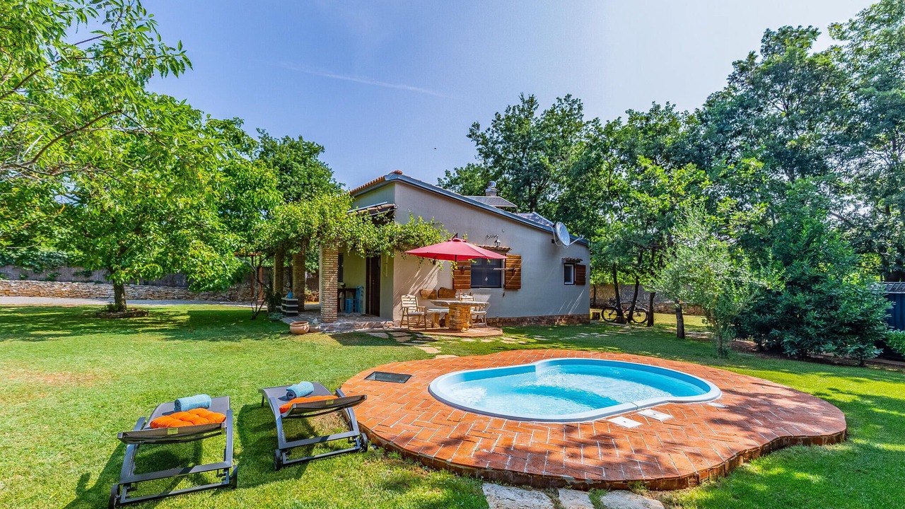 Photo of Outdoor in Mali Vareski