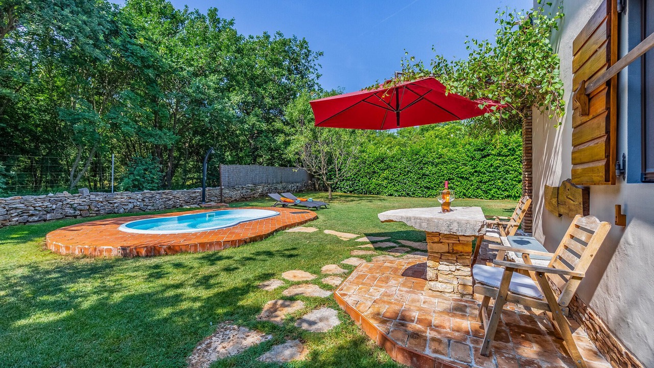 Photo of Outdoor in Mali Vareski