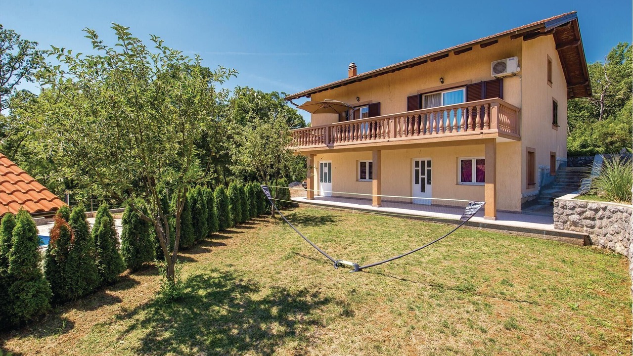 Photo of Outdoor in Sarsoni