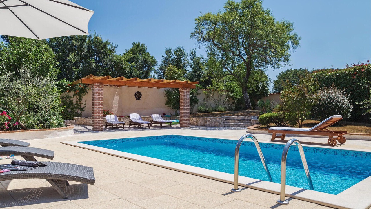 Photo of Outdoor in Loborika