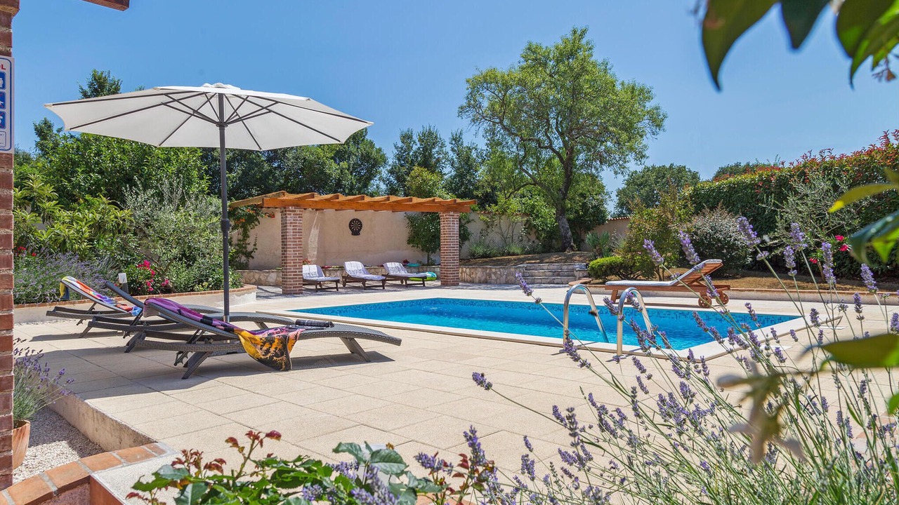 Photo of Outdoor in Loborika