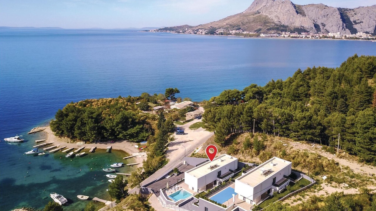 Photo of Others in Omis