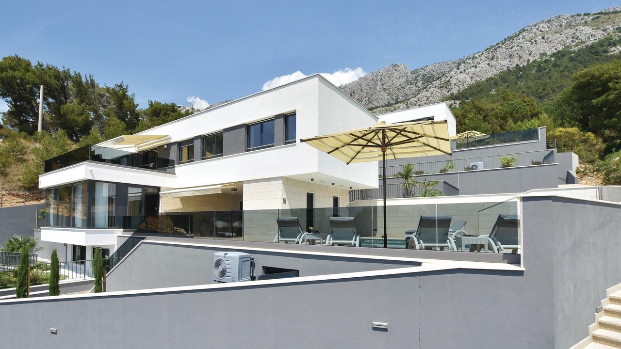 Photo of Others in Omis