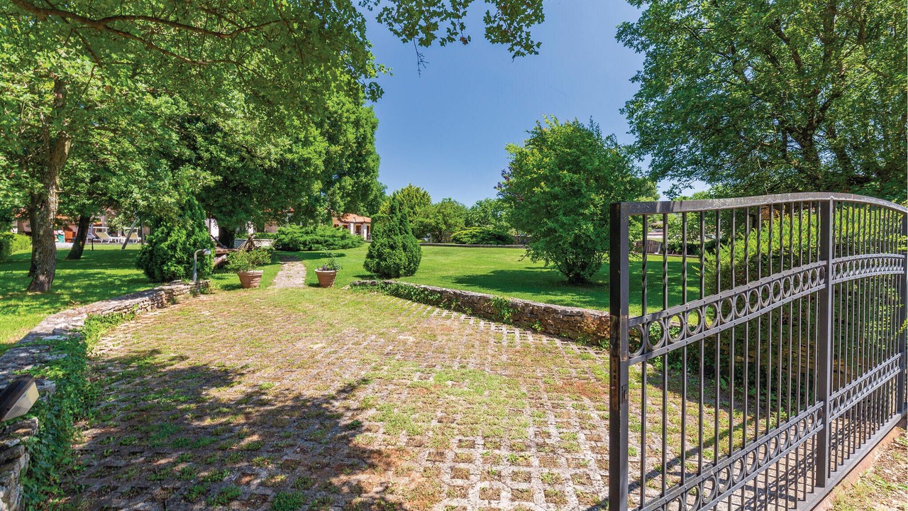 Photo of Outdoor in Belavici