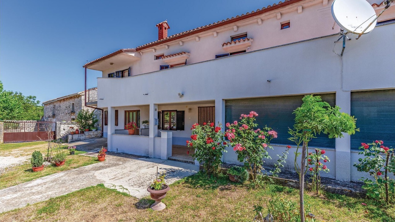 Photo of Outdoor in Glavani