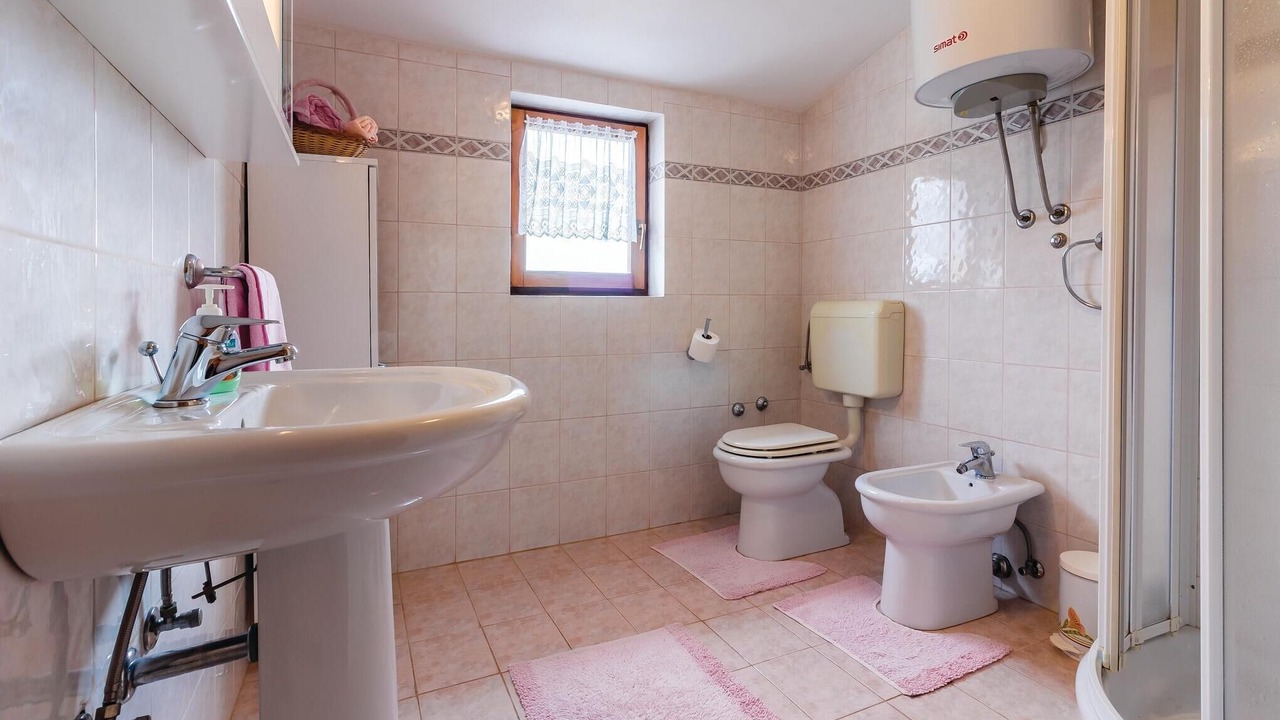 Photo of Bathroom in Glavani