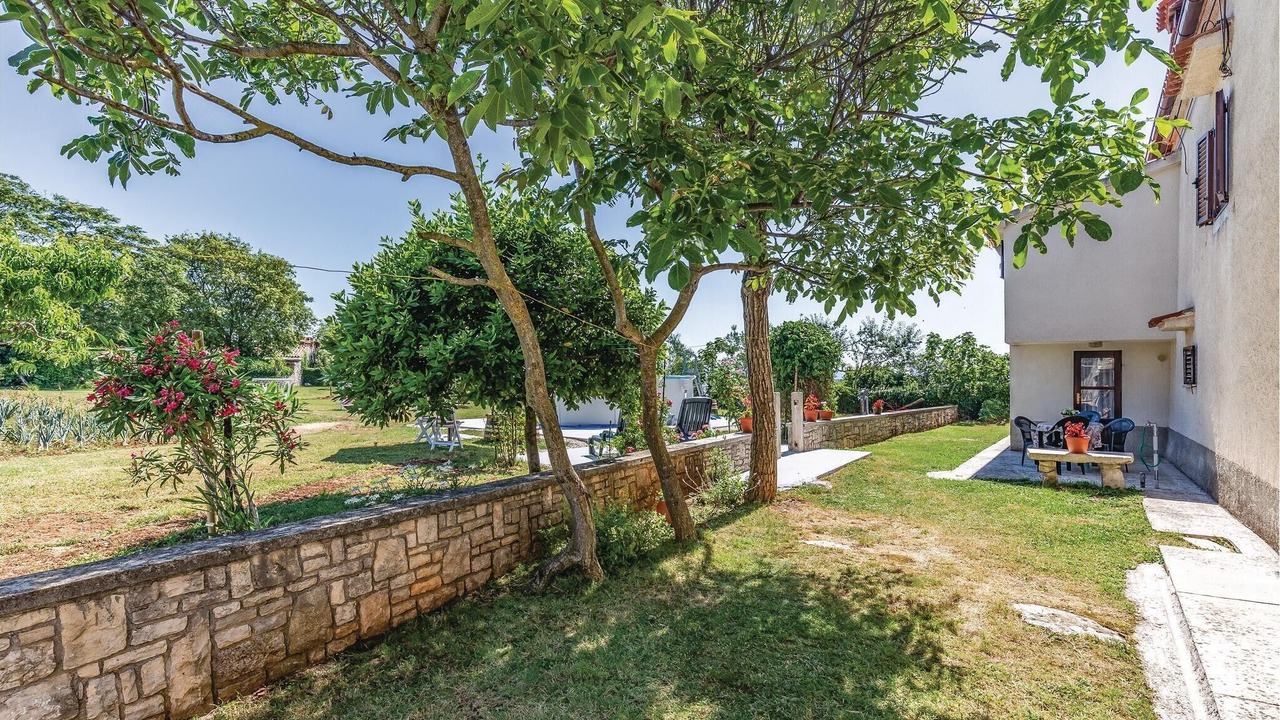 Photo of Outdoor in Glavani