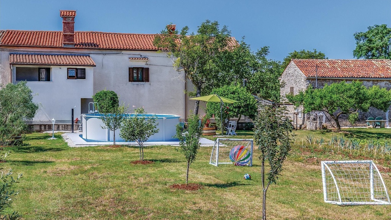 Photo of Outdoor in Glavani