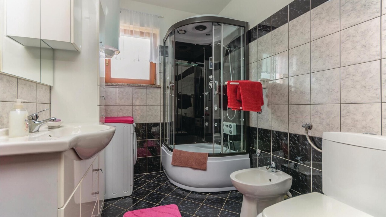 Photo of Bathroom in Kapelica