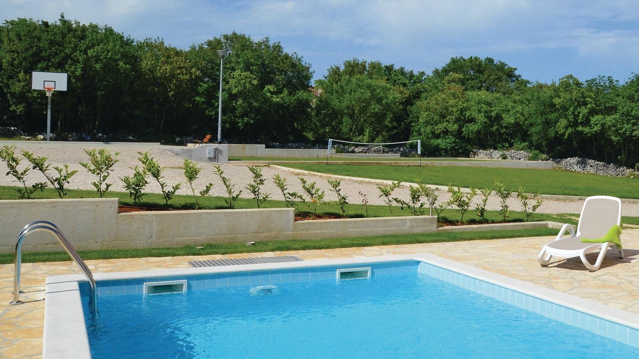 Photo of Outdoor in Kunj