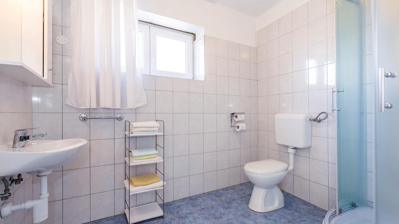 Photo of Bathroom in Pobri