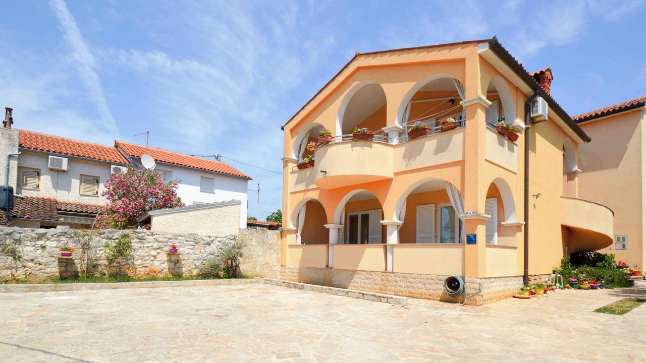Photo of Outdoor in Vinkuran