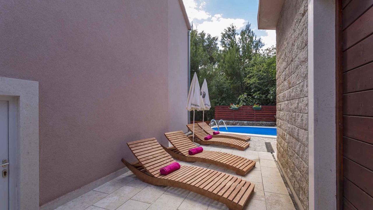 Photo of Outdoor in Medici
