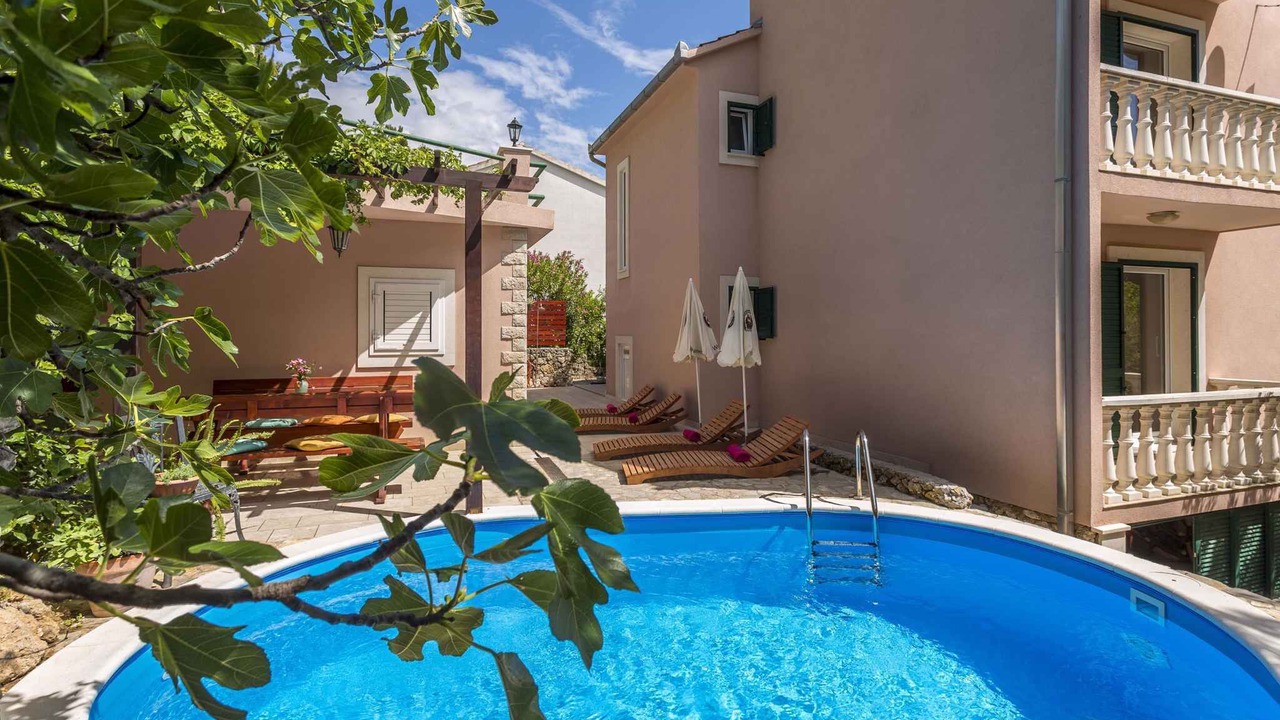 Photo of Outdoor in Medici