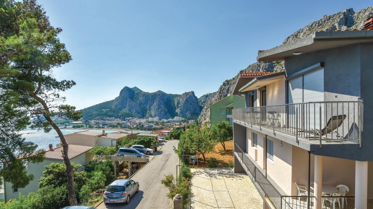 Photo of Others in Omis