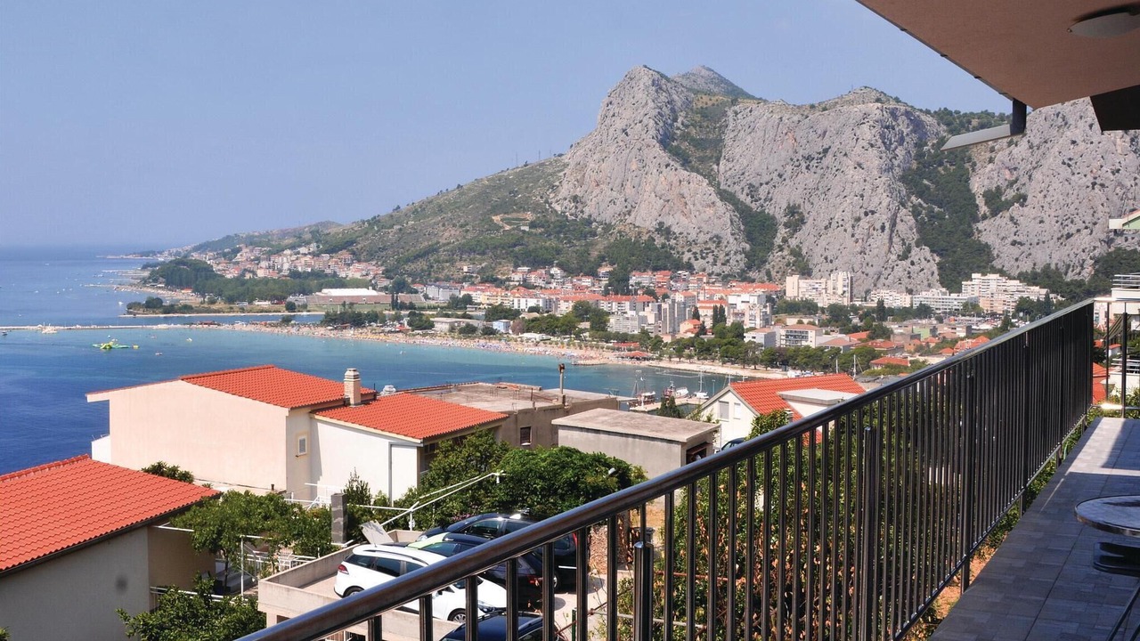 Photo of Others in Omis