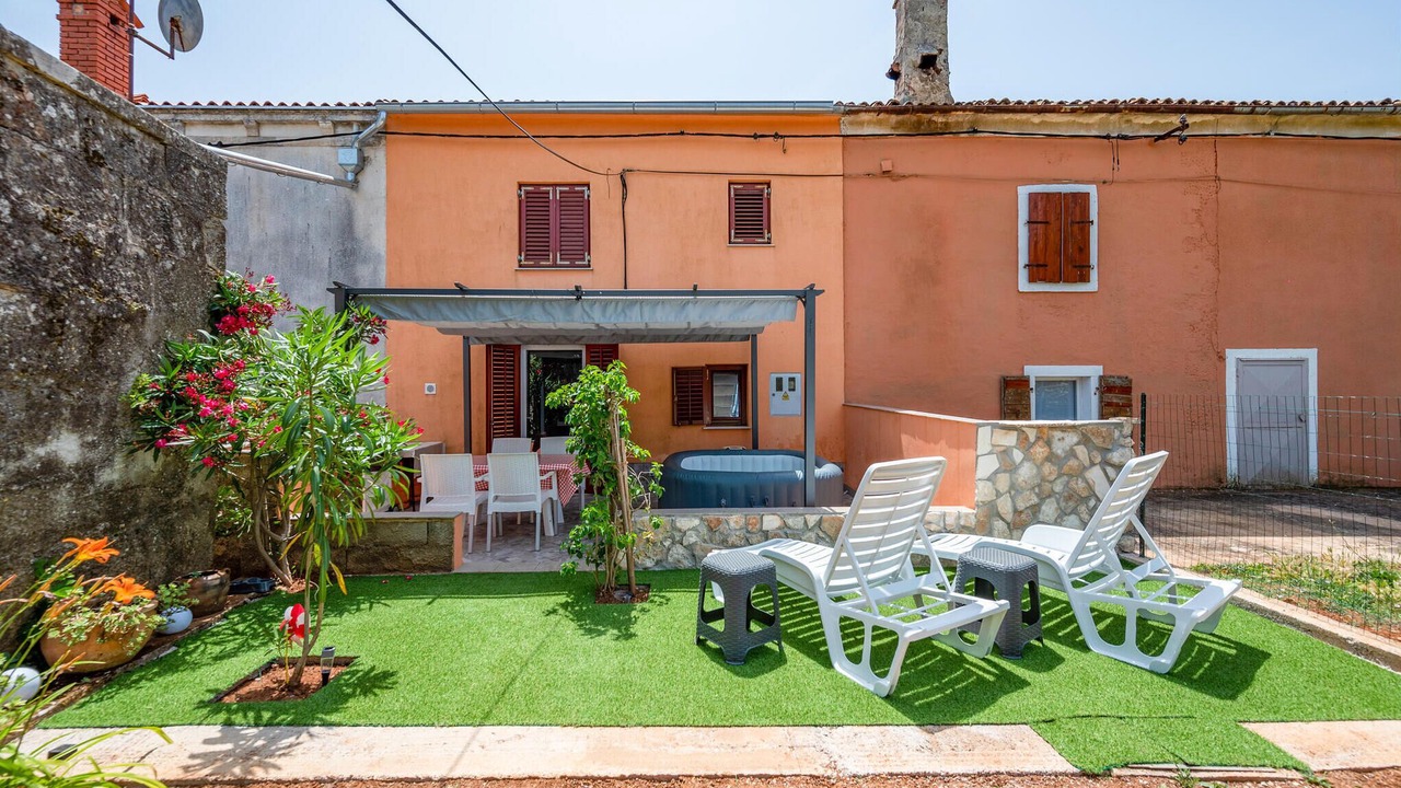 Photo of Patio Balcony in Loborika