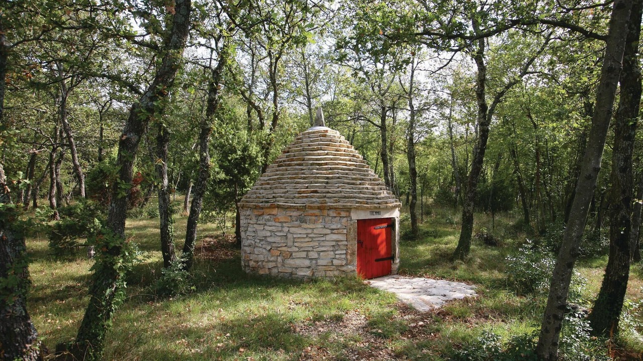 Photo of Others in Kapelica