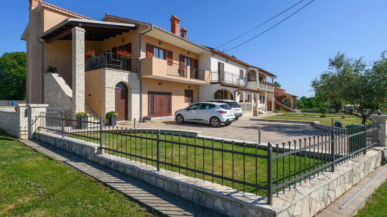 Photo of Outdoor in Rebici
