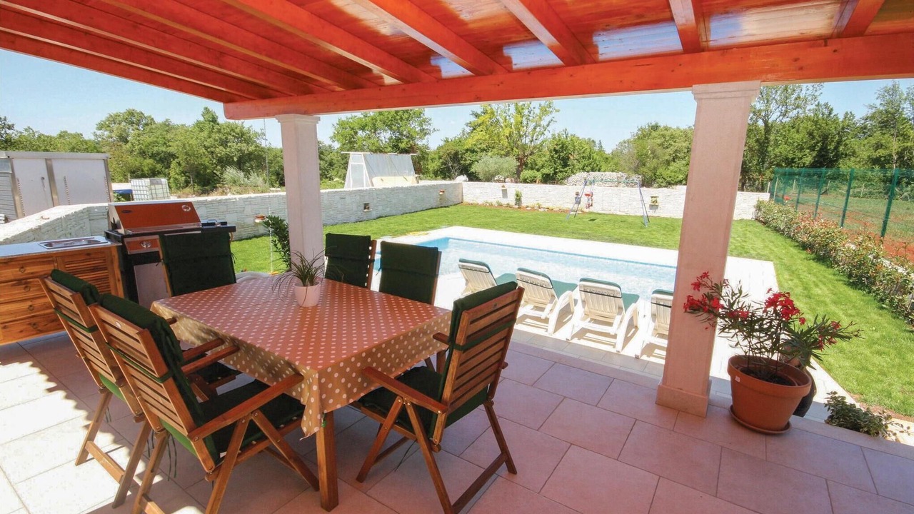 Photo of Patio Balcony in Mali Vareski