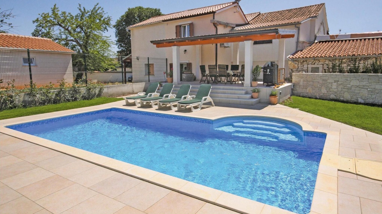 Photo of Outdoor in Mali Vareski