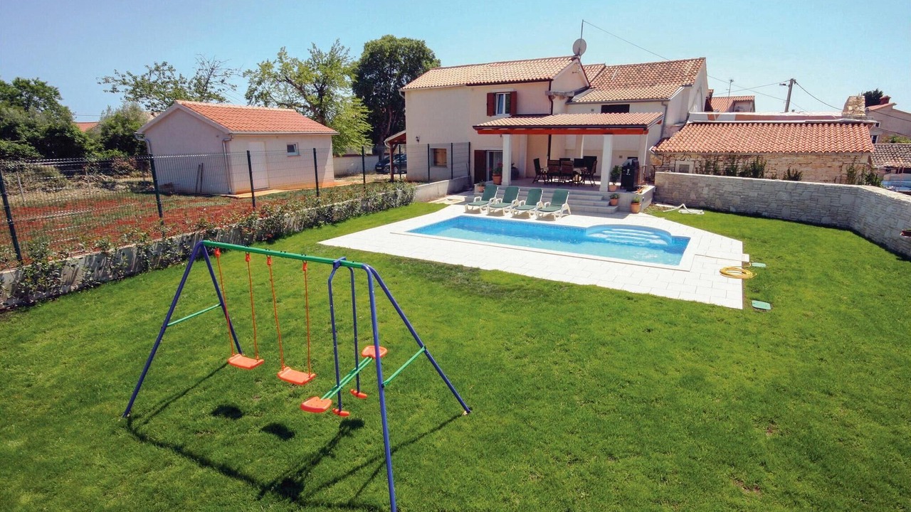 Photo of Outdoor in Mali Vareski