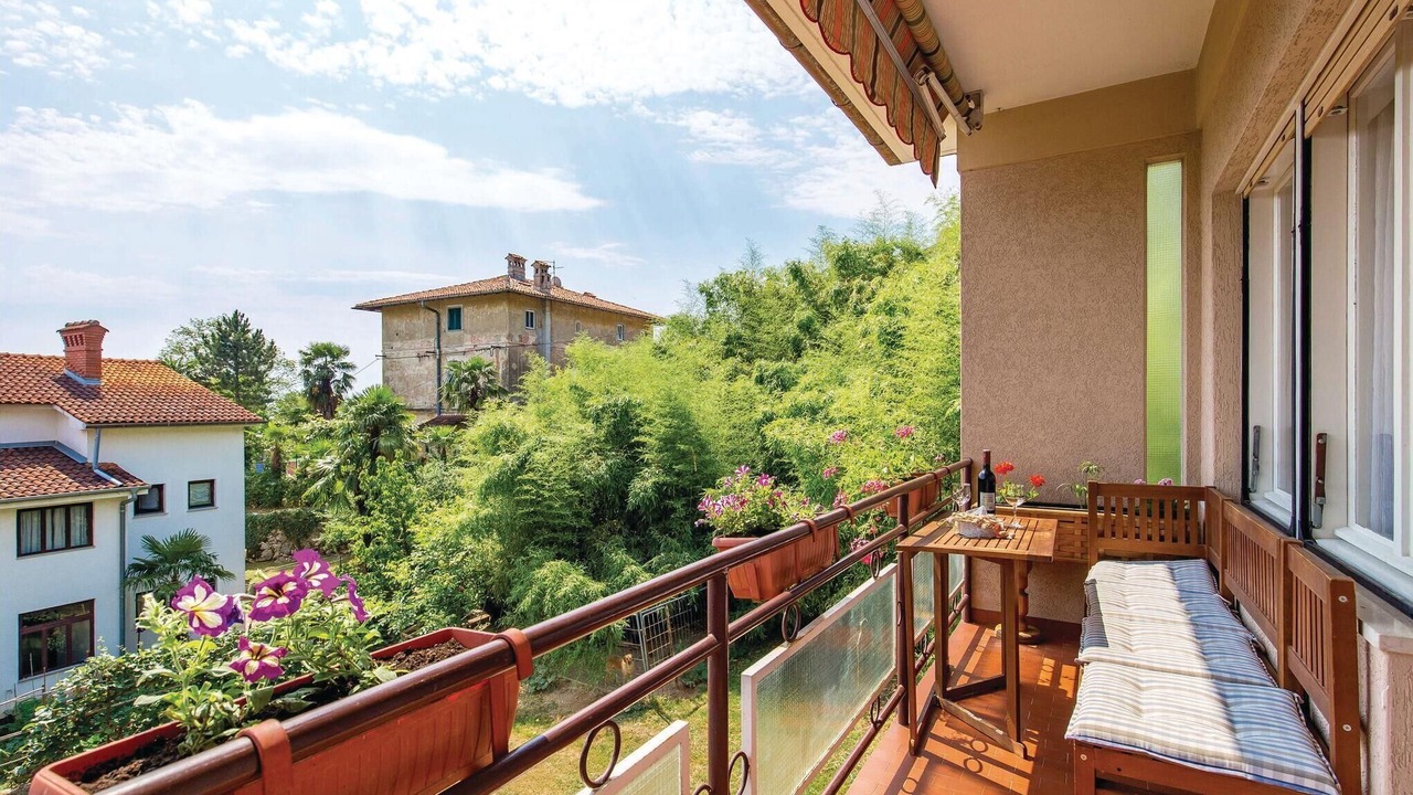Photo of Patio Balcony in Ika