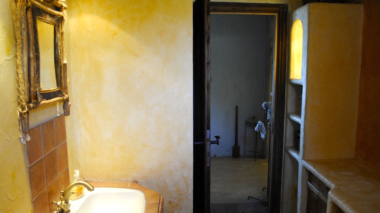 Photo of Bathroom in Peruski