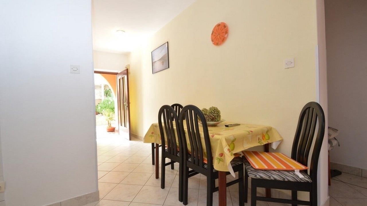 Photo of Livingroom in Cove Murtar