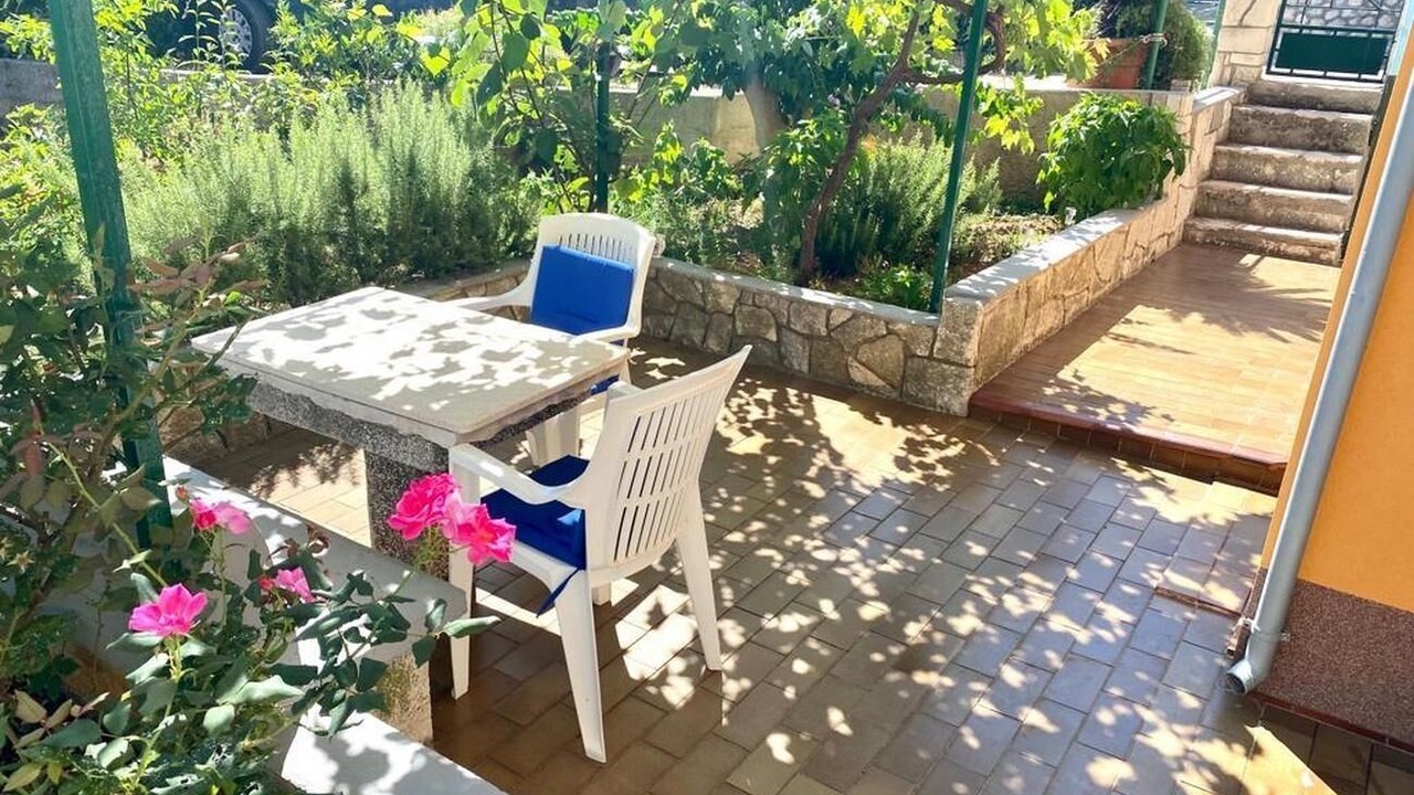 Photo of Outdoor in Cove Murtar