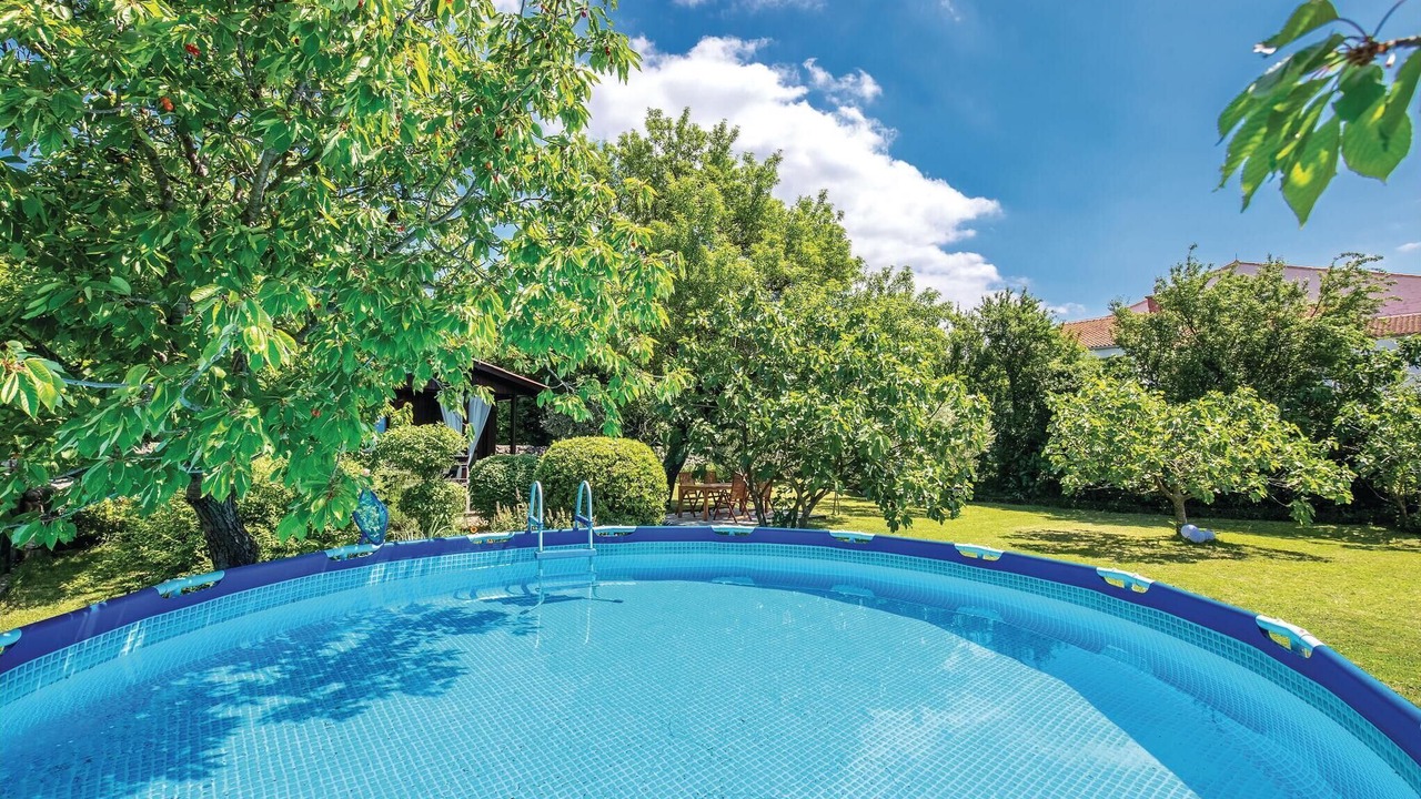 Photo of Outdoor in Smrika