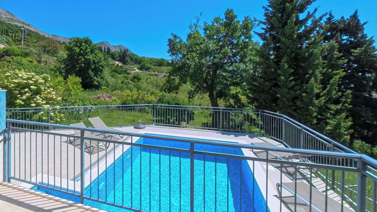 Photo of Outdoor in Petraca