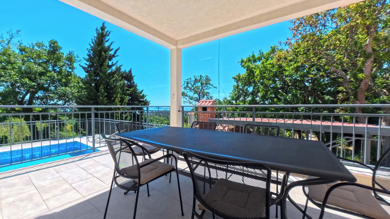 Photo of Outdoor in Petraca