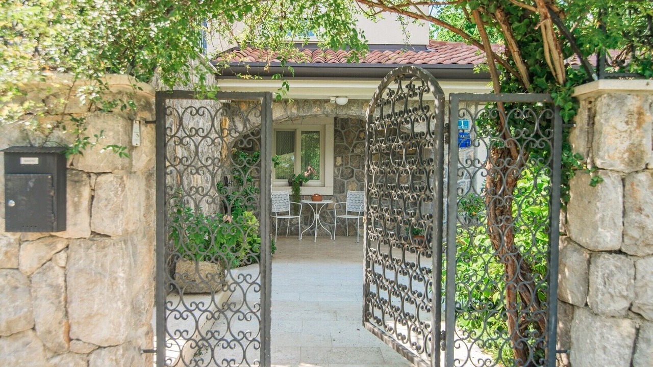 Photo of Outdoor in Opric